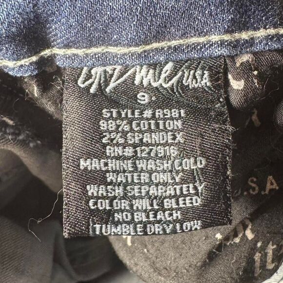 Itz Me USA Womens/Junior Cuffed Distressed Denim Jeans Size 9 Stretch Y2K - Picture 5 of 8